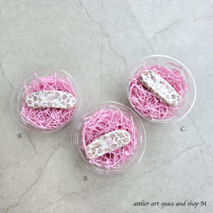 Risa Mehmet<br>ばんそうこうブローチ