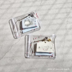 MIKAKO<br>陶器のミニ絵馬根付け