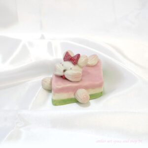 MIKAKO<br>ひしもちわんこ